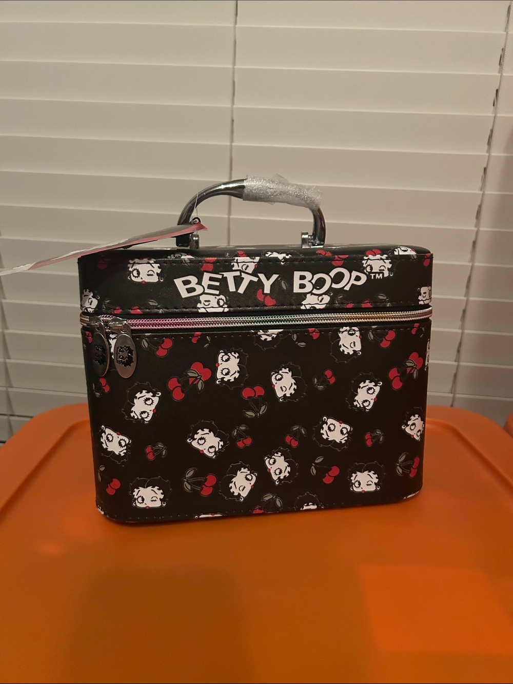 Betty Boop Black and Red Cherry Print Train Case-large - Picture 1 of 3